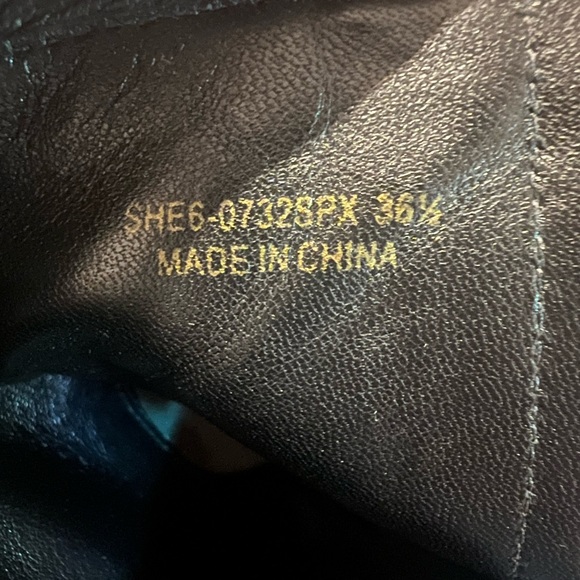 Tory Burch Georgia Black Suede Square Toe Ballet Flats with Emblem, size 7 EUC - Picture 13 of 13